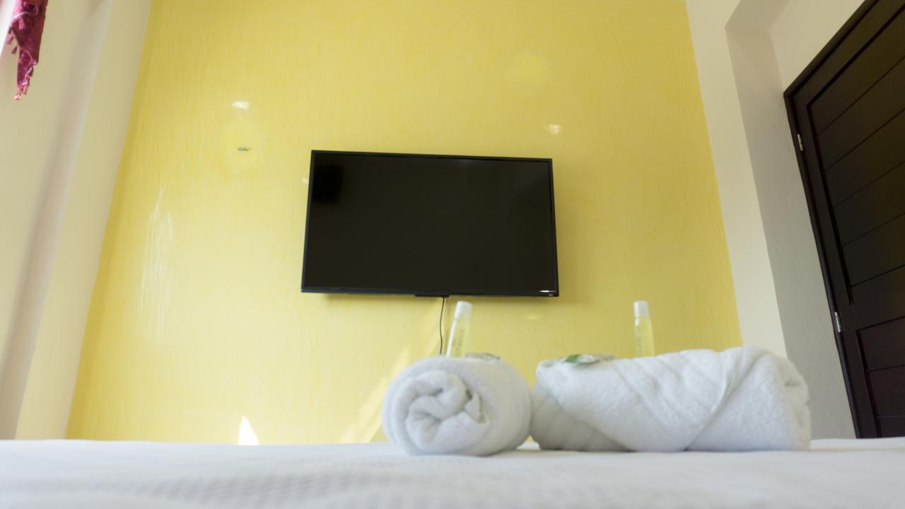 Hotel Suites La Roca Cancún Exterior foto